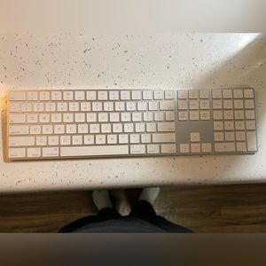 Apple wireless keyboard